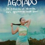 Juliana Velásquez Instagram - AGOTADAS las 3 fechas de MAR ADENTRO EN CONCIERTO 😭🩵🌊📖🙏🏽🦋🫧 Gracias por su infinito amor mi pipolcita… Les prometo 3 noches que no olvidaremos JAMÁS.