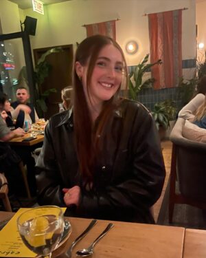 Julianne Moore Instagram - Happy 22nd birthday @livfreundlich - you are not little anymore but you will always be my baby. I love you so much - thank you for being the daughter of my dreams. I am so looking forward to all this year will bring you✨✨✨✨✨✨✨✨✨✨✨✨✨
