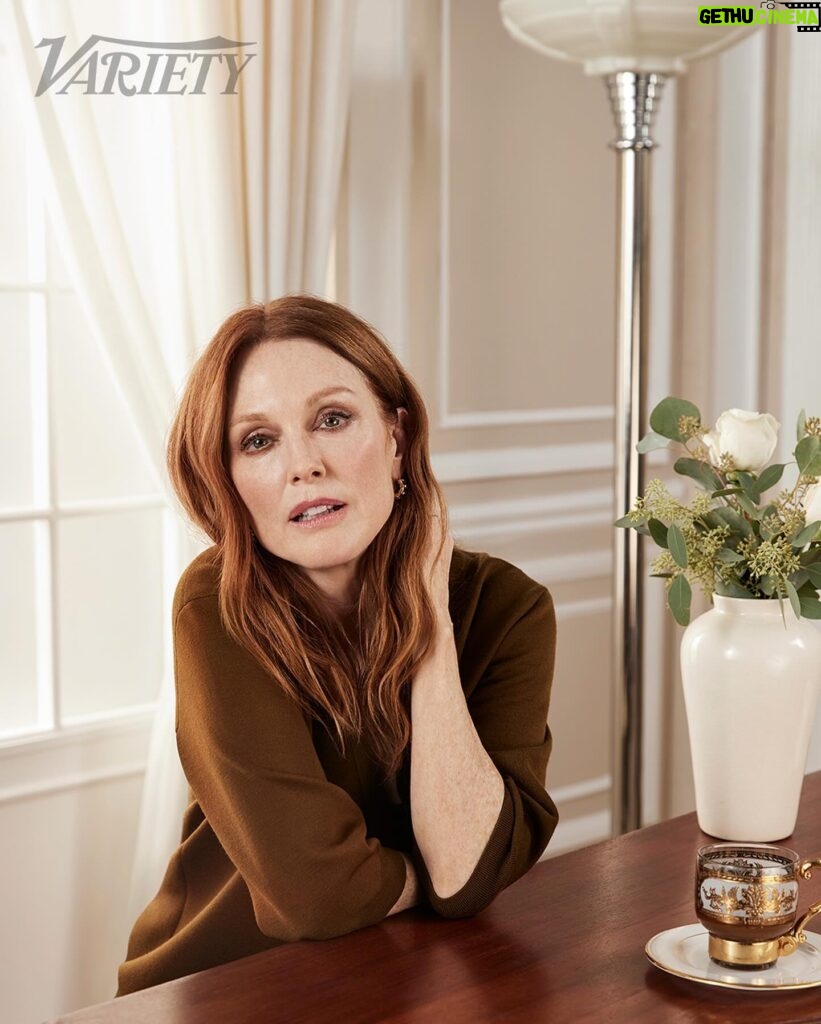 Julianne Moore Instagram - It was such a thrill to speak with my friend #annettebening about her great performance in @nyadmovie and talk to her about @maydecemberfilm! And we threw in a little bit about #thekidsarealright !! Thank you @variety for including us. #actorsonactors @netflixfilm