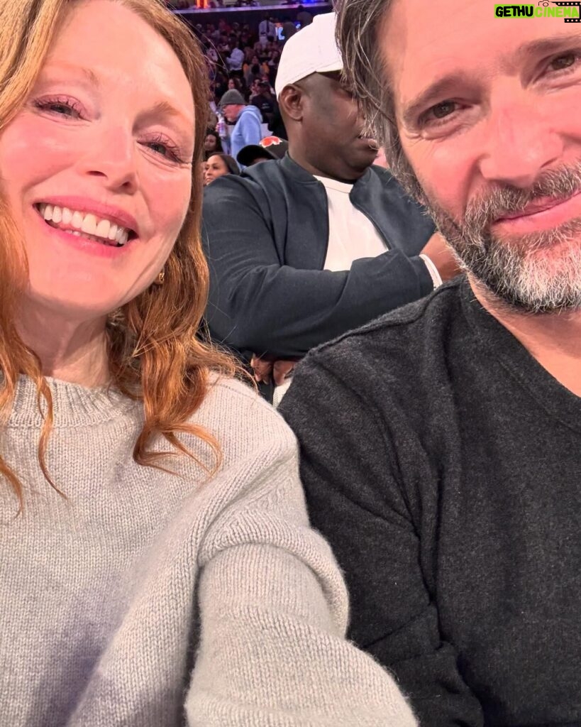 Julianne Moore Instagram - Jan 1 - GO NY GO NY GO! Happy New Year! @nyknicks @thegarden