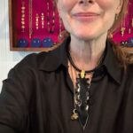 Julianne Moore Instagram - Look at Lisa! And Lisa! And me. And all of the great female artists on view at @onnahouse ❤️❤️❤️ what a fantastic exhibit. Thank you @lisaperrystyle and love you @lisaeisnerjewelry