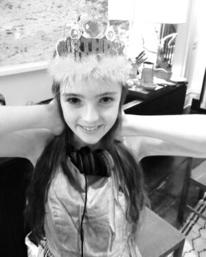 Julianne Moore Instagram - Happy 22nd birthday @livfreundlich - you are not little anymore but you will always be my baby. I love you so much - thank you for being the daughter of my dreams. I am so looking forward to all this year will bring you✨✨✨✨✨✨✨✨✨✨✨✨✨