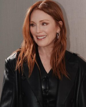 Julianne Moore Instagram - Today in LA 🌞
@americanfilminstitute luncheon for @maydecemberfilm 

Thank u @pieter_mulier @maisonalaia 
@kateyoung @owengould @elaineoffers @nailartbyqueenie @carolinedejean