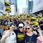 Julianne Moore Instagram - On 5th Ave today at the New York City Labor Day Parade! Proud to stand with @samantham01 @ginagershon @sagaftra @wgaeast and all the other great unions in NYC. #sagaftrastrong 💪 📸 @freundlich96