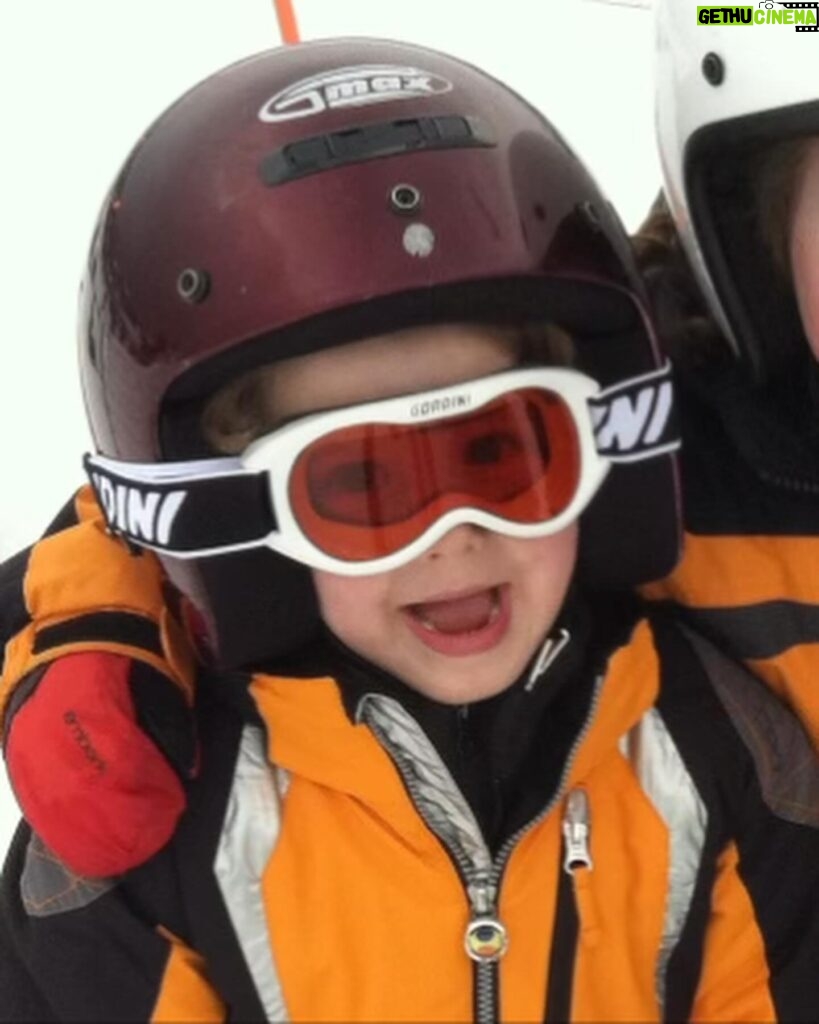 Julie Bowen Instagram - Sorry about the incognito ski looks, but it’s the only way to post a happy birthday to my oldest son when he forbids me to show his face. I love you so much, Oliver. Thanks for being a great son and ski buddy. And thanks for absorbing all my parenting errors like a champ. The first one is always closest to the bomb blast, but you’re also the one who made me a mom. Thank you for all the lessons we’ve failed to learn together. (And thanks for those big wins, too). You were born 5 minutes ago…❤️❤️❤️