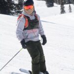 Julie Bowen Instagram - Sorry about the incognito ski looks, but it’s the only way to post a happy birthday to my oldest son when he forbids me to show his face. I love you so much, Oliver. Thanks for being a great son and ski buddy. And thanks for absorbing all my parenting errors like a champ. The first one is always closest to the bomb blast, but you’re also the one who made me a mom. Thank you for all the lessons we’ve failed to learn together. (And thanks for those big wins, too). You were born 5 minutes ago…❤️❤️❤️