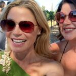 Julie Bowen Instagram - The wedding was spectacular, but @voguemagazine missed a few teensy details: Jesse’s “clergy” badge, the back of Ed Hyland’s amazing tie, and my eternal date @curlefreye. Oh! And the party bus. The party bus was 💣 #sarahandwellswedding