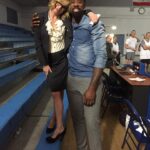Julie Bowen Instagram - Throwback Monday. Is that a thing? Who cares! IT’S ME AND DEANDRE JORDAN! @deandre damn, I miss watching you on the @laclippers