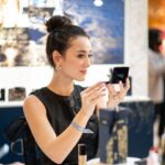 Julie Estelle Instagram - Discovering Dior Atelier of Dreams. Disini kita bisa coba berbagai macam produk dari @diorbeauty dan untuk setiap pembeliannya bisa mendapatkan packaging super cantik dari exclusive edition #DiorHoliday ✨ So don’t miss out! #DreamInDior @diorbeautylovers