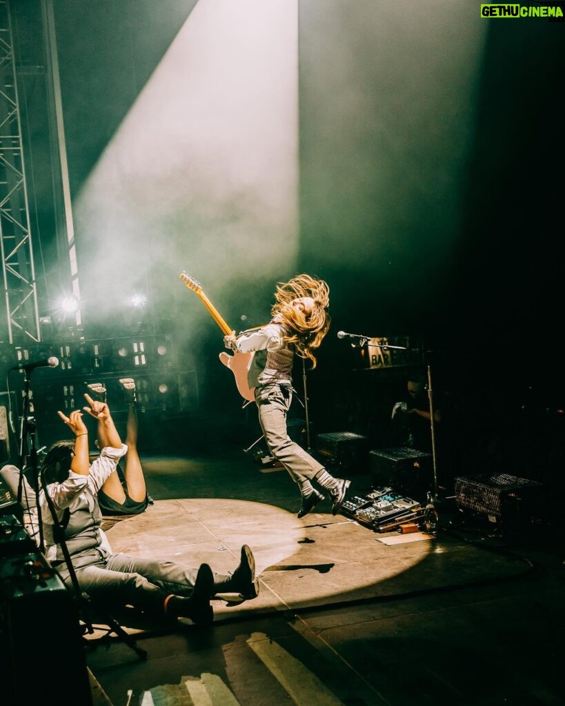 Julien Baker Instagram - This year has been so beautiful, so overwhelming, so replete with experience, so challenging and brain-bending, that I can hardly look away. I’ve been fortunate to be surrounded by people and met with situations that demand my attention, and I’ve been honored with the chance to show up for them (and lucky that @saladjockey has been there to artfully capture all the moments I most want to be awake for). I’ve been so proud to share the stage with my musical heroes and friends— prouder still at how often those two categories overlap. Every day I watch a huge community of touring professionals rely on each other to make something magical happen, and every day I get to see the gift of wonder, joy, and respite music brings to people. Thank you, thank you, thank you for another year participating in life on earth. Boygenius Fucking Rocks. 📸 by Ashley Gellman (@saladjockey)