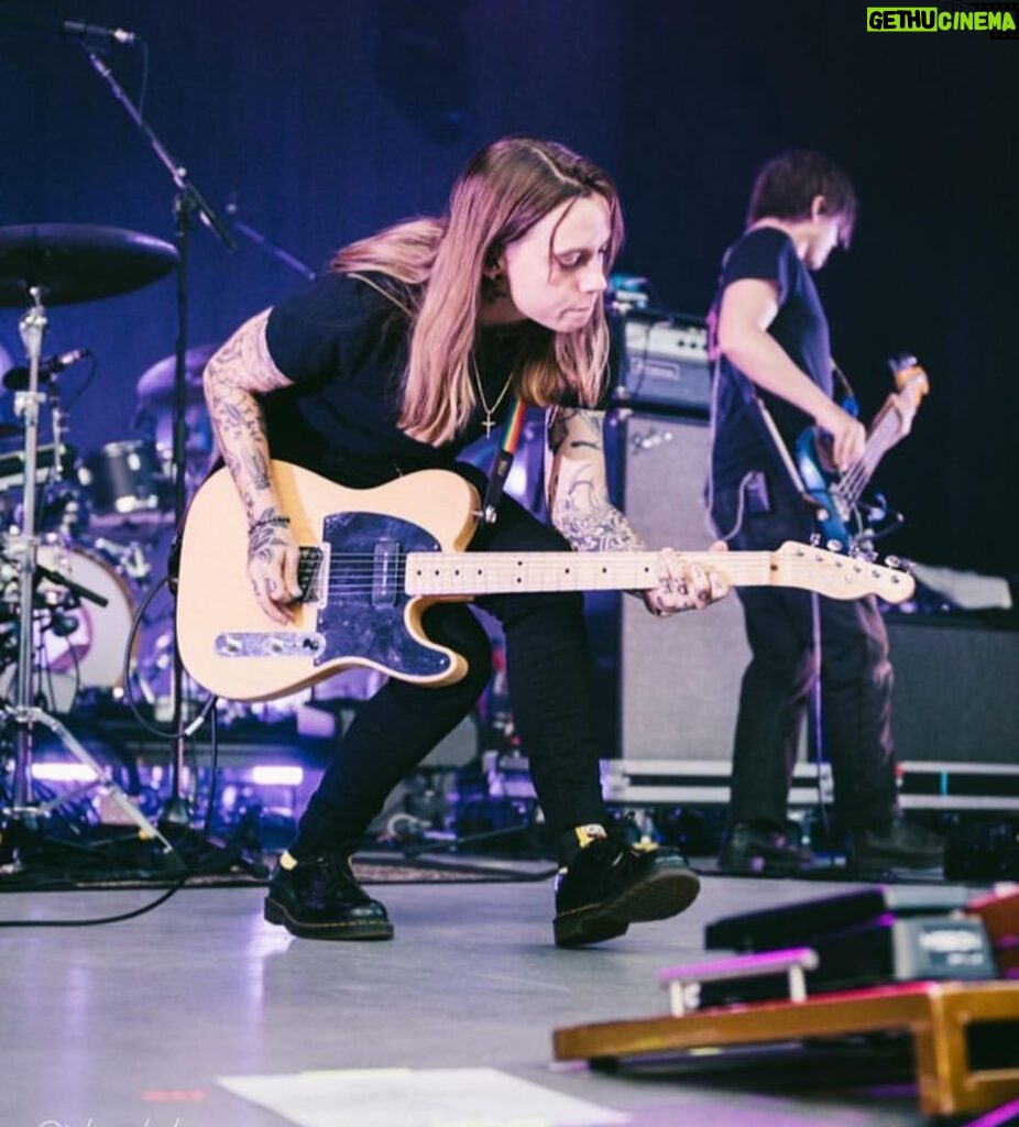 Julien Baker Instagram - 7 shows in to Wild Hearts Tour❤️ here’s a big heaping THANKS to everyone who came to the shows; to our amazing band(s) and crew(s); to Sharon, Angel, and Quinn for having me on this adventure; to @moogsynthesizers for the bloops and @boonetattoos for the ink; and to my lucky SpongeBob socks !!!🧽 (as captured by @stephportphotos )