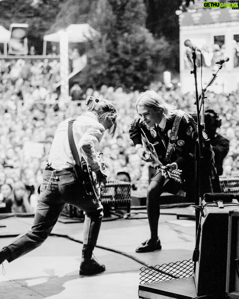 Julien Baker Instagram - This year has been so beautiful, so overwhelming, so replete with experience, so challenging and brain-bending, that I can hardly look away. I’ve been fortunate to be surrounded by people and met with situations that demand my attention, and I’ve been honored with the chance to show up for them (and lucky that @saladjockey has been there to artfully capture all the moments I most want to be awake for). I’ve been so proud to share the stage with my musical heroes and friends— prouder still at how often those two categories overlap. Every day I watch a huge community of touring professionals rely on each other to make something magical happen, and every day I get to see the gift of wonder, joy, and respite music brings to people. Thank you, thank you, thank you for another year participating in life on earth. Boygenius Fucking Rocks. 📸 by Ashley Gellman (@saladjockey)