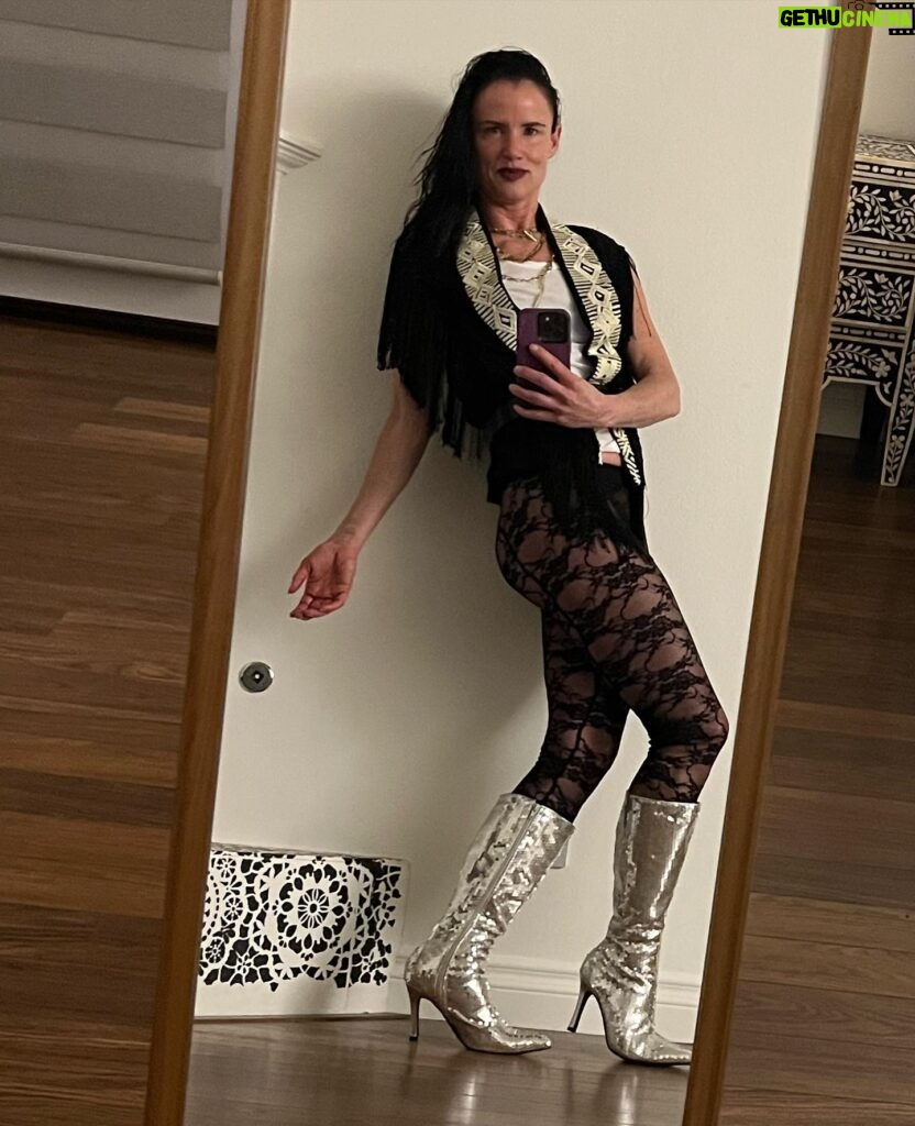 Juliette Lewis Instagram - When I organize my closet I always end up trying on possible stage outfits. 🦹‍♀️ (Rocknroll show coming in June I fckn sware)
