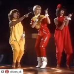 Juliette Lewis Instagram - Hey did you know just 1 month & a bit til new YELLOWJACKETS airs!!!? You will flip your shit for Yellowjackets season 2! 3/24 🐝🐝🐝RP @citizen_ck #funkytown #1980 #lippsinc #gottamoveon