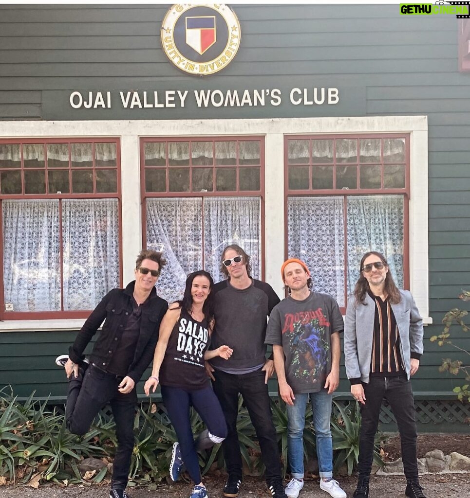 Juliette Lewis Instagram - Ojai Ojai Ojai! We are so excited to play tonight in the legendary “Ojai woman’s club” where everything from tea parties, secret manifesto conspiring to hardcore/punk shows have been poppin off for the last 2 decades. Perfect for The Licks first reunion show. Lfg 👊 7:15 pm @jaredbergmann plays 8pm J&TheLicks / We ❤️U (a portion of all moneys go toward bassist’s @slippy_wo cancer fund gofund.me/caf5b1dc LINK IN BIO as well.
