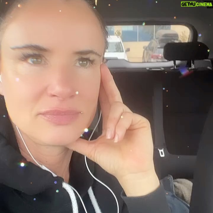 Juliette Lewis Instagram - Teamwork makes the dreamwork! Plz comment any of your fave lil sayings below 🤠☀️🫶