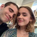 Julio Peña Instagram - A veces hay que renunciar a entender las cosas y simplemente vivirlas… *Bruja y Dios griego hablando con Yoshi por la ouija* ✨ Hasta siempre❤️‍🔥 @atdmvnetflix @netflixes