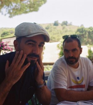Julio Peña Instagram - A través del mar🌊
Ya en Netflix:)
Que equipo lleno de gente bonica❤️‍🔥
Espero que disfrutéis de la peli…  aún con todo lo que pasa…
He disfrutado TANTO de interpretar a Ares…  me ha enseñado muchas cosas, y ha sido un reto maravilloso❤️‍🔥
Nos vemos pronto atravesando otras cosas💜✨
Gracias a toda la gente que ve y aprecia nuestro trabajo:) sois increíbles❤️‍🔥