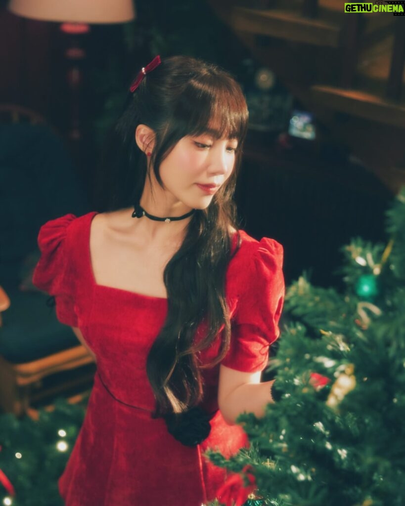 Jung Eun-ji Instagram - 🎄