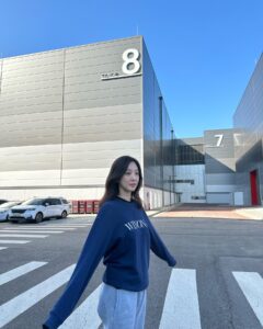 Jung Ryeo-won Instagram - . 요즘 세트 근황😄