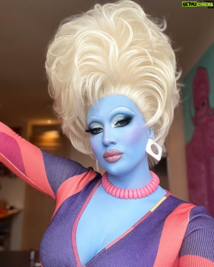 Juno Birch Instagram - Your alien aunty