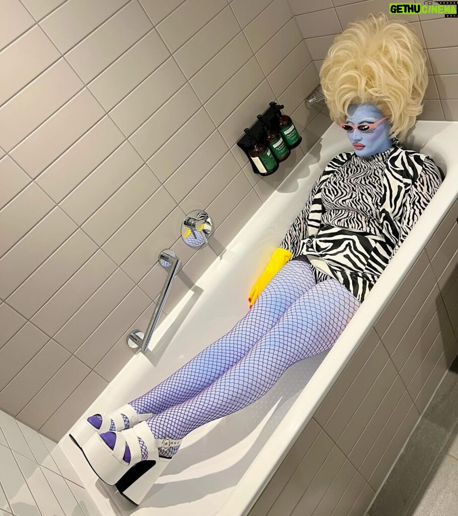 Juno Birch Instagram - Sexy blue bathroom milf