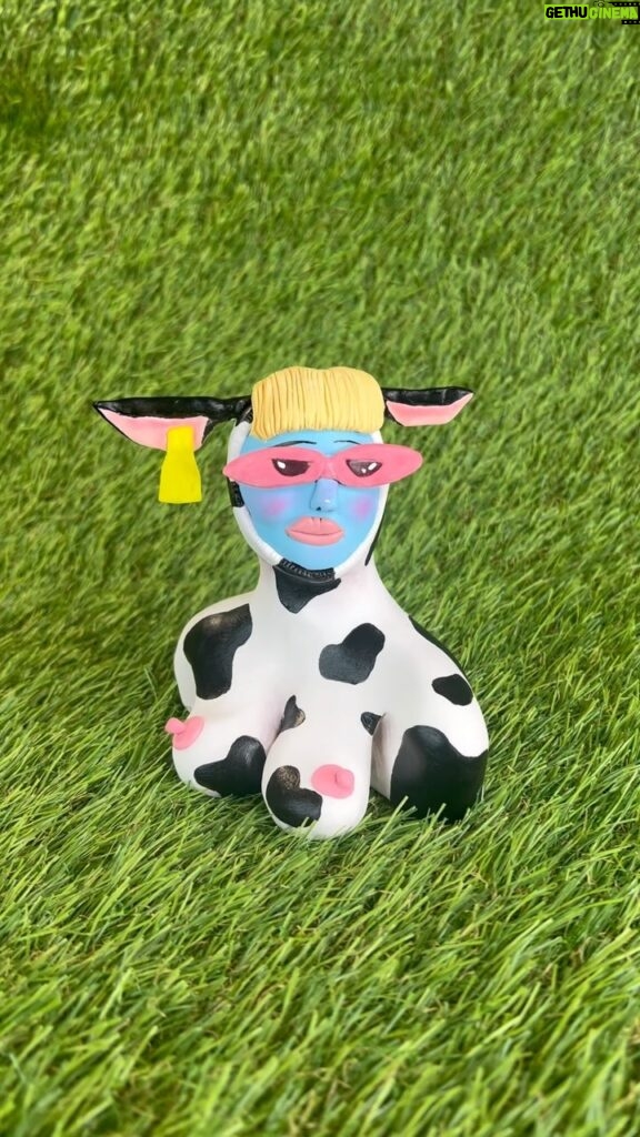 Juno Birch Instagram - An OG of planet juno has returned in sculpture form 🐄