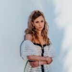 Juno Temple Instagram - Lovely chatting with @max_gao for @harpersbazaarus about all things Lasso, Fargo and what’s in store this season for Keeley🤞🏼💫 Photos: @brianguido Styling: @erinwalshstyle Hair: @mararoszak Makeup: @karayoshimotobua