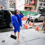 Jurnee Smollett Instagram - 💙Royal Blue for Lou. 💙 📸 @artbyalyx Styling @mandelkorn Hair @nikkinelms Makeup @hungvanngo Fit, Shoes @alexandrevauthier Glasses @vogueeyewear Bag @byfar_official Jewelry @_katkim @walters_faith @effyjewelry @rachelkatzjewelry