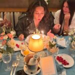 Jurnee Smollett Instagram - A birthday in Paris? So much gratitude 🙏🏽. Feeling incredibly grateful for another year around the sun and the blessings that come with it. Thank you all for the birthday wishes. I see you & feel so loved. What a lovely time, celebrating with my godmother @ltjackson_ and this incredible @louisvuitton fam. Feeling truly blessed 🥹 #libragang♎️ #birthday