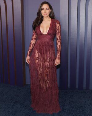 Jurnee Smollett Instagram - ♥️♥️ 

✨Governors awards ✨

Dreamy designs by @nicolasghesquiere for @nicolasghesquiere 
LV High jewelry @francescaamfitheatrof 

#governorsawards 

📸 @iziapluscamera   @gettyimages #EmmaMcIntrye #FrazerHarrisson