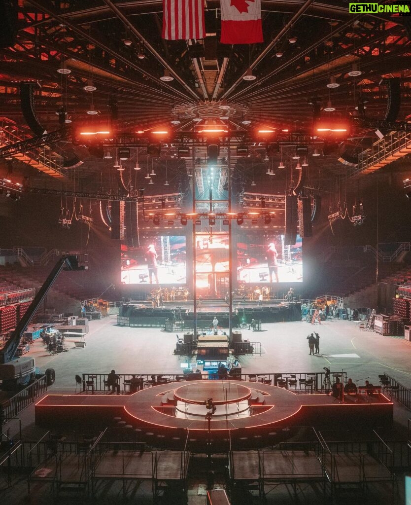 Justin Timberlake Instagram - Checking in from rehearsals. Getting ready for you. #TFTWTOUR