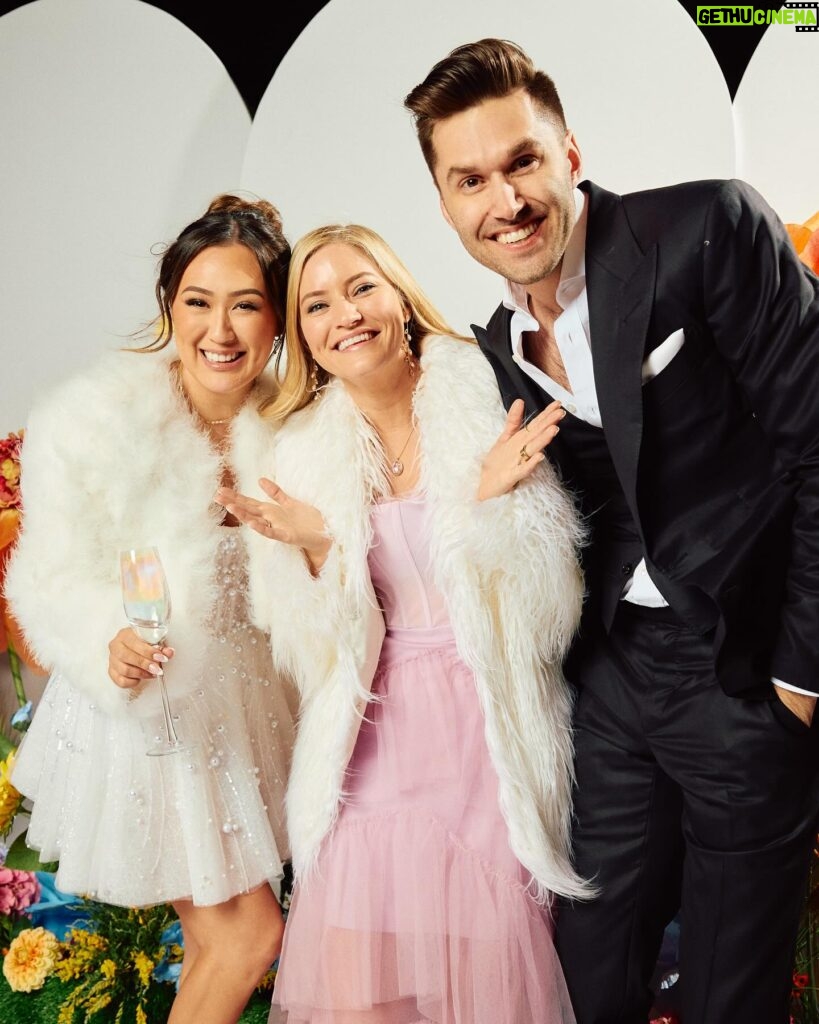 Justine Ezarik Instagram - The most ✨MAGICAL ✨ wedding ever!! Had the best time celebrating @laurdiy @jeremymichael22 — If you wanna cry, go check out their wedding videos.. so beautiful!!!!! Love you guys!!! Congrats 💕💍