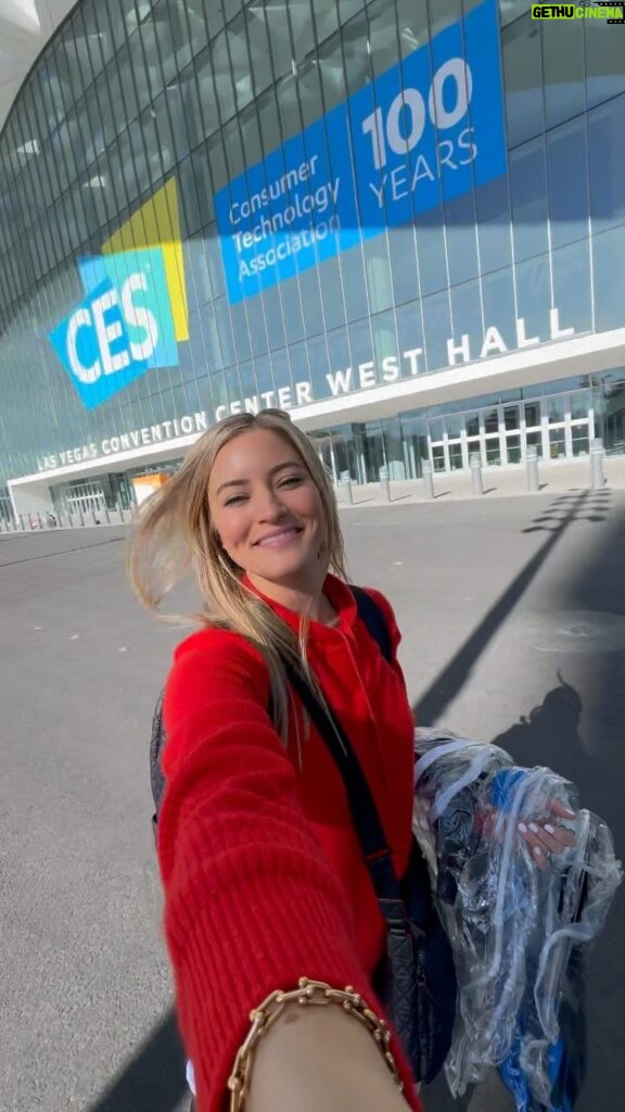 Justine Ezarik Instagram - We are here!!! #CES2024 🤖 What would you like me to check out for you?