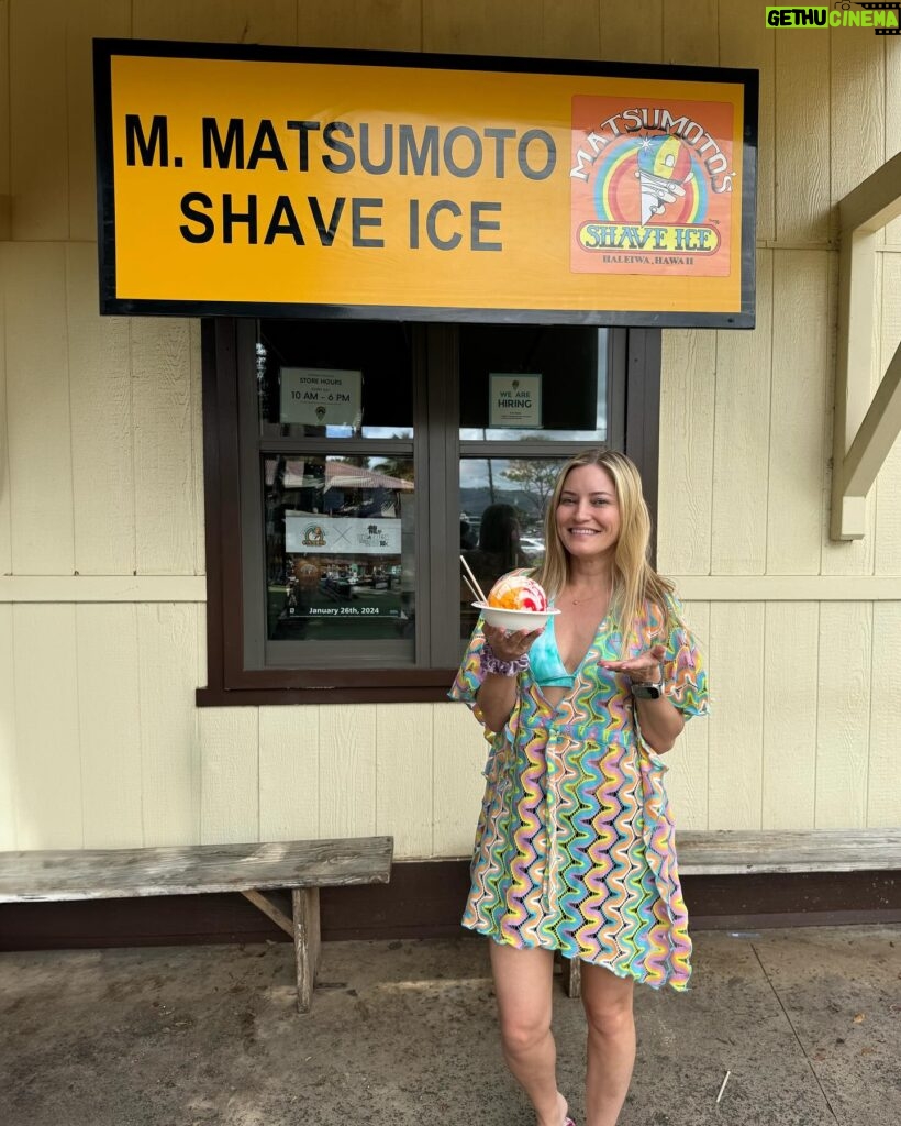 Justine Ezarik Instagram - That’s a wrap on Hawaii bday 🤗 had the best time getting advanced open water certified, wrecking my body with excessive jiu jitsu, eating so much good food and making new friends! 💕 Thanks to everyone who made it so special!