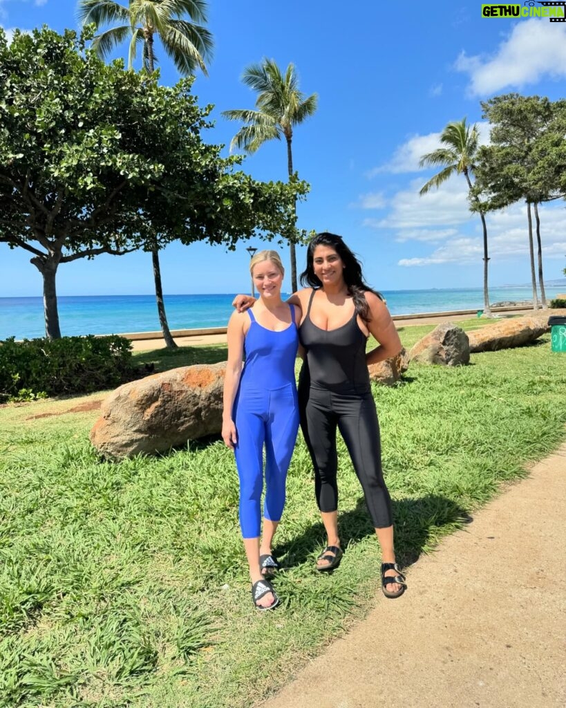 Justine Ezarik Instagram - That’s a wrap on Hawaii bday 🤗 had the best time getting advanced open water certified, wrecking my body with excessive jiu jitsu, eating so much good food and making new friends! 💕 Thanks to everyone who made it so special!