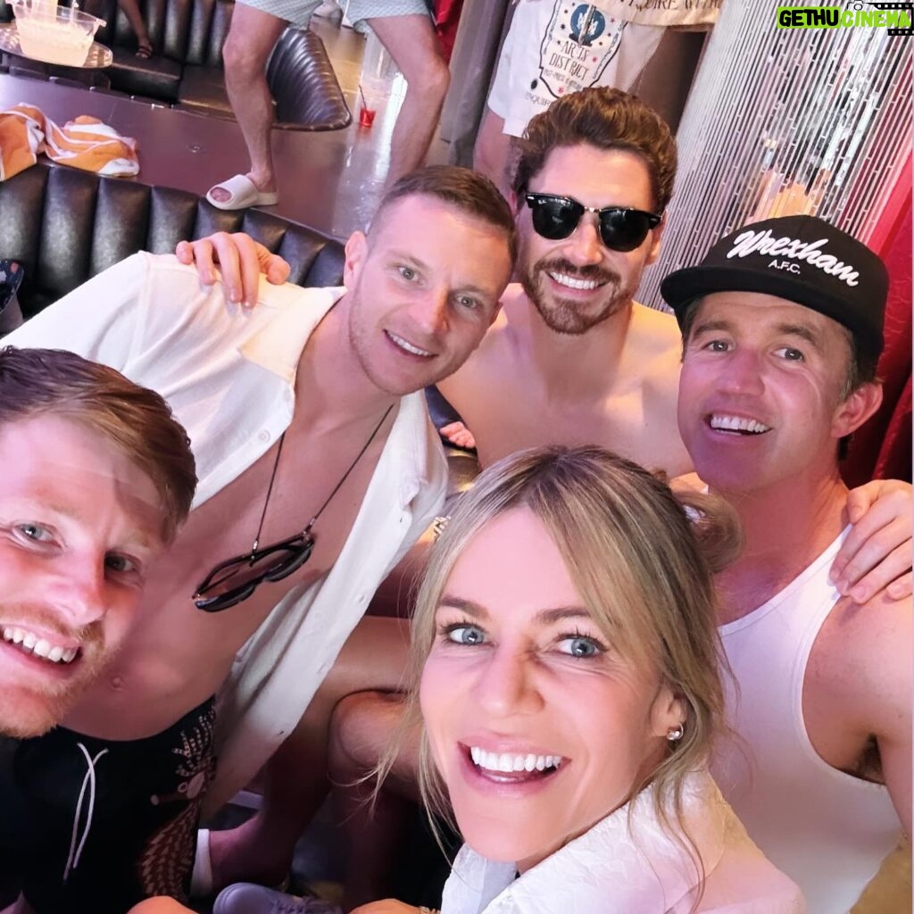 Kaitlin Olson Instagram - Another promotion next year, please, this Vegas tradition is fun. @wrexham_afc @wrexhamfx