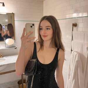 Kaitlyn Dever Thumbnail - 80.6K Likes - Most Liked Instagram Photos
