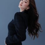 Kaity Nguyễn Instagram - Mợ 3 cô gái luôn hết mình vì tình yêu 💓 Photographer @tringhia_nemotion Stylist @leminhngoc MUA @biellizz_artist Hair Stylist Vo Nguyen Hung Fashion Maje, Sandro Paris, Ha Thanh Viet