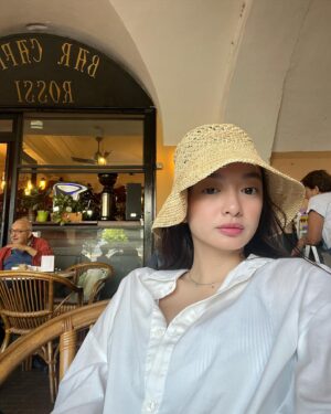 Kaity Nguyễn Instagram - 🌏