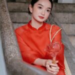 Kaity Nguyễn Instagram - Trôi theo vệt nắng êm đềm Xuân sang em đứng bên thềm ngóng trông 💖✨