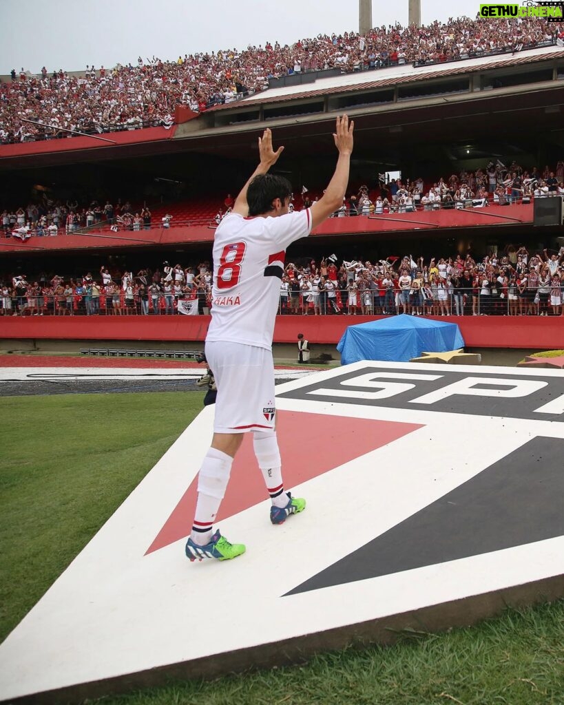 Kaká Instagram - 🥳 @KAKA completa 4️⃣2️⃣ anos hoje! 🥳 Craque revelado no clube, o meia fez 155 jogos e 51 gols pelo Tricolor, além de ajudar na conquista do título do Rio-São Paulo de 2001. Felicidades! 🎂 #VamosSãoPaulo 🇾🇪
