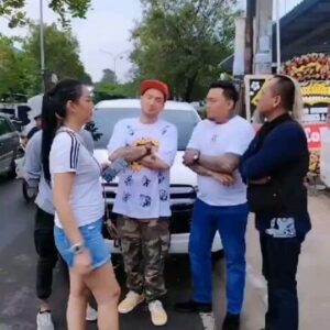 Kalina Ocktaranny Instagram - Untuk kalian para wanita, jgn sampe curhat sm org yg salah yaaa..
😂😂😂😂

❤️K