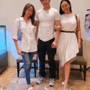 Kalina Ocktaranny Instagram - Best i ever had. 🤗❤️

@azkacorbuzier 
@berlianasz

#XmasDinner ☃️
#3ofUs ❤️❤️❤️