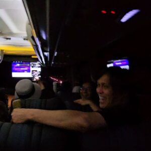 Kalina Ocktaranny Instagram - Hiburan malam didalam bus 🚌🎤🎶

Head back home...
Semarang - Jkt 🚌

Bismillah 🤲🏻

❤️K