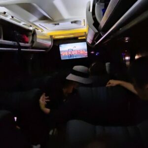 Kalina Ocktaranny Instagram - Hiburan malam didalam bus 🚌🎤🎶

Head back home...
Semarang - Jkt 🚌

Bismillah 🤲🏻

❤️K