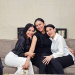 Kalina Ocktaranny Instagram - 3 dara 😁❤️ Sebahagia itu punya sahabat, teman yg saling support.. love ya 🤗 @denadaindonesia @anyadwinov
