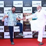 Kamal Haasan Instagram - “அண்ணாத்தை ஆடுறார்” அபூர்வ சிங்கீதம் , நிகழ்ச்சிக்கு வந்திருந்த திரு. சுந்திரம் மாஸ்டருடன் ஒத்தைகாலில் நின்று ஒரு ஃபோட்டோ எடுத்துக்கொண்டேன்.