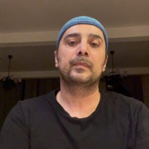 Kamand Amirsoleimani Instagram - خدا رو شکر سپند امروز مرخص شد. از زبون خودش بشنوید….
#سپندامیرسلیمانی #کمندامیرسلیمانی #کمند_امیرسلیمانی #سپند_امیرسلیمانی #بازیگران #برادر #کووید۱۹ #شفای_بیماران
