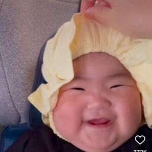 Kamand Amirsoleimani Instagram - گاهی هیچ چیزی برای از دست دادن ندارم،
لم می‌دهم و به بدبختی‌هایم لبخند می‌زنم
مردم فکر می‌کنند هیچ مشکلی ندارم، 
اما زندگی بدون مشکل فقط یک خواب است
آدم هم نمی‌تواند همیشه بخوابد!

 چارلی چاپلین